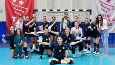 TOROSLAR BELEDİYESİ SPOR KULÜBÜNDEN HAFTA SONU ÇİFTE GALİBİYET Toroslar Belediyesi Spor Kulübü, kadın hentbol ve voleybol takımlarının aldığı
