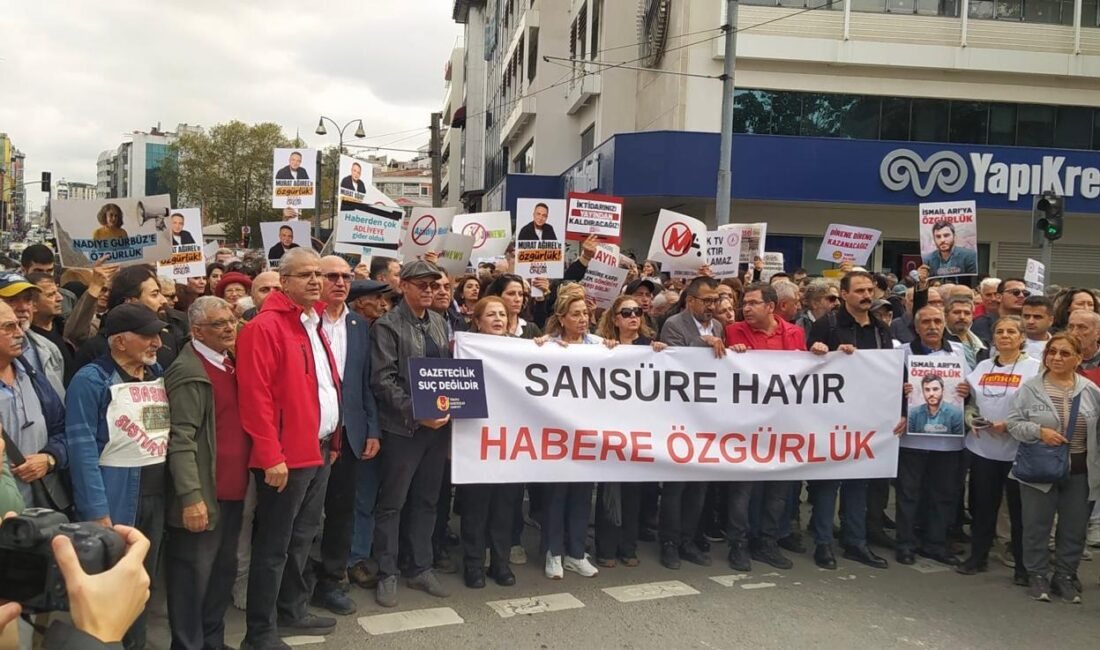 Gazeteciler 10 ilde “Sansüre Hayır” dedi, habere özgürlük istedi Türkiye’de basın meslek örgütlerinin çağrısıyla 10 ilde “Sansüre Hayır, Habere