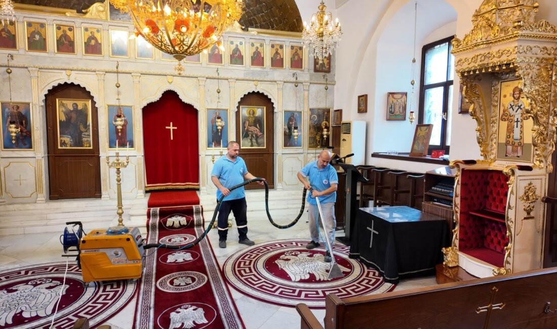 Akdeniz Belediyesi, ilçedeki cami, mescit ve kiliselerin temizlik çalışmalarını düzenli