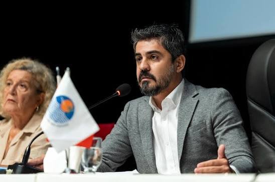 YENİŞEHİR’DE BAŞKAN VEKİLİ ÇAĞDAŞ DUTLU OLDU Mersin‘in merkez ilçelerinden Yenişehir Belediyesinde, Belediye Başkanı Abdullah Özyiğit’in tutuklanmasının