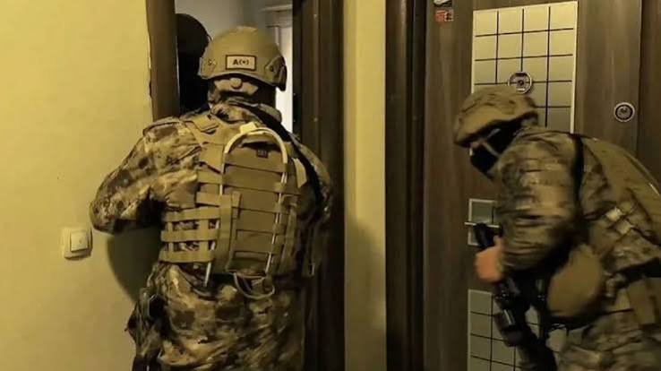 stanbul Cumhuriyet Başsavcılığı tarafından liderliğini Rusya’da bulunduğu değerlendirilen ve hakkında