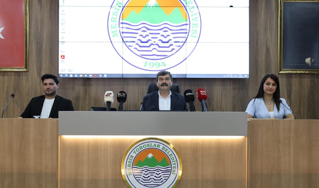 BAŞKAN YILDIZ’DAN HUKUK VE DEMOKRASİ VURGUSU Toroslar Belediye Meclisi’nin Ekim Ayı Olağan Toplantısı’nın Birinci Birleşimi, Belediye
