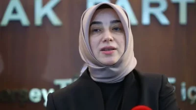 YENİ Parti Grup Başkanvekili Murat Emir, Mersin’de belediyelere yönelik operasyon sırasında evine